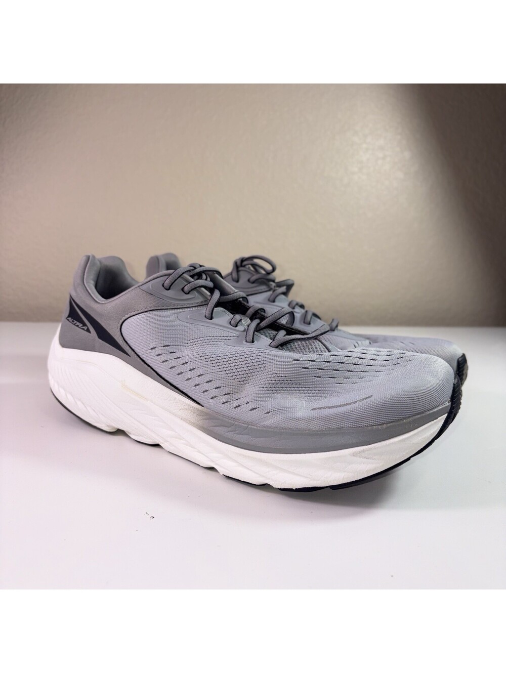 Altra FWD Via Men’s 12 Gray White Cushioned Road Running Shoes Sneakers
